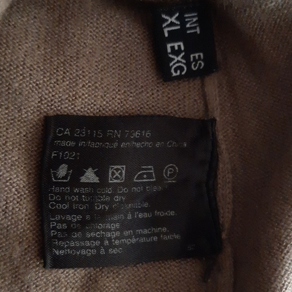 Hugo Boss Silk & Cashmere V-neck Top - Picture 13 of 15